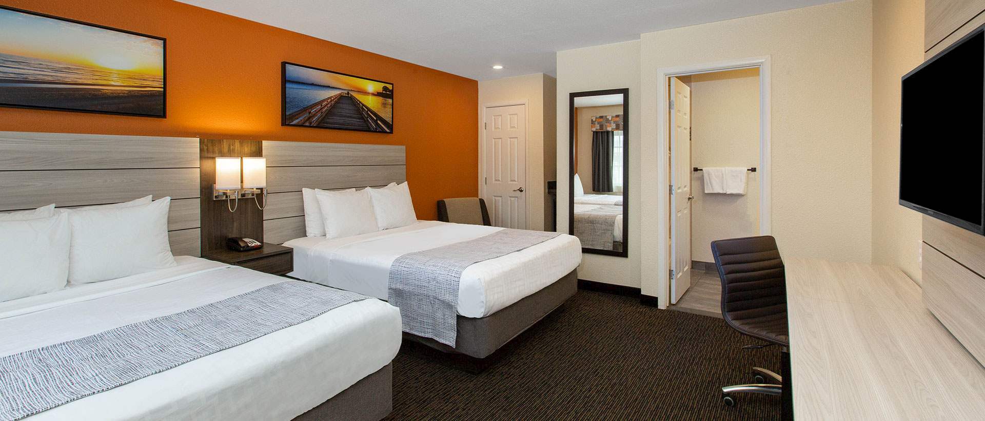 Hotel In Monterey Days Inn Monterey Fisherman S Wharf Aquarium